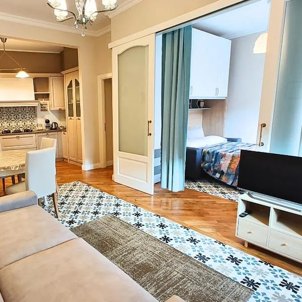 Luxury Apartment by Palazzo Senesi, hotel in Rome