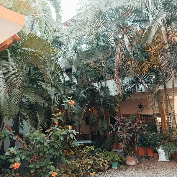 Hotel Villa Tulipanes, ξενοδοχείο στο Ζιουατανέχο