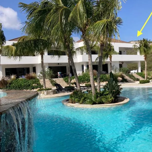 Blue Bay Penthouse REEF 5, BEACH GOLF POOL DIVE with OCEAN View, Hotel in Sint Michiel