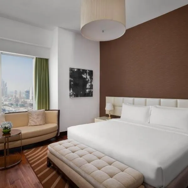 La Suite Dubai Hotel & Apartments，位于迪拜的酒店