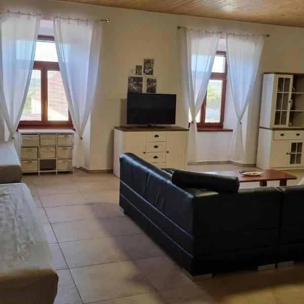 Apartmán na statku 7, hotel in Náměšť nad Oslavou