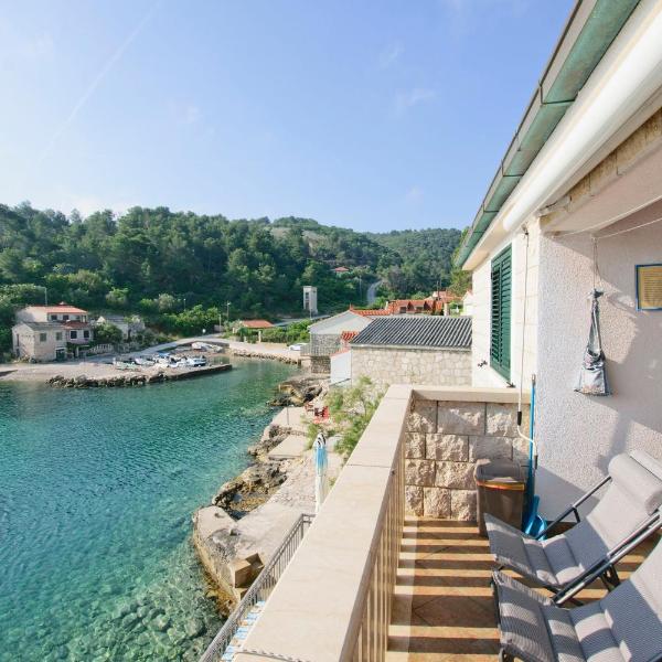 Apartment By the sea