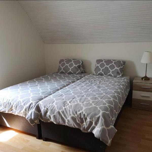 Quiet room in Budapest near airport with free parking
