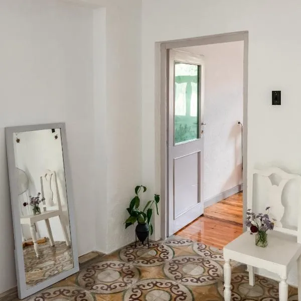 Himara Hostel, ξενοδοχείο στη Χειμάρρα