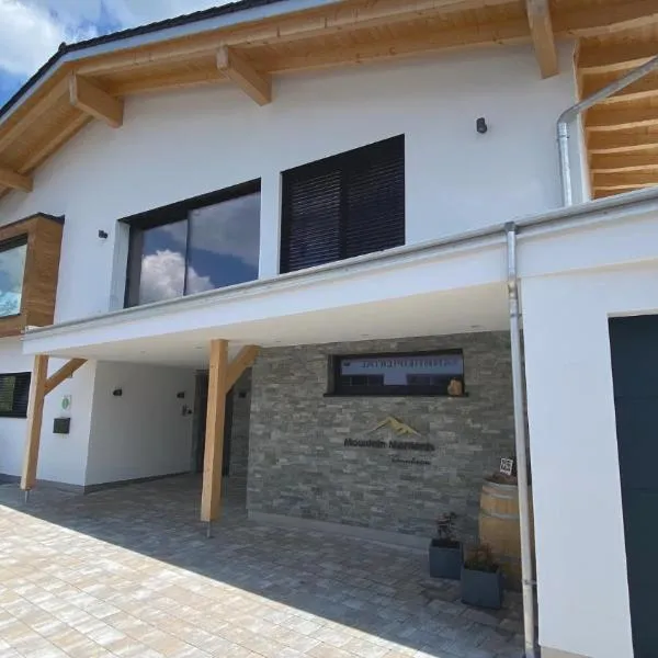 Mountain Moments Tannheim - Familie Weber, hotel en Tannheim