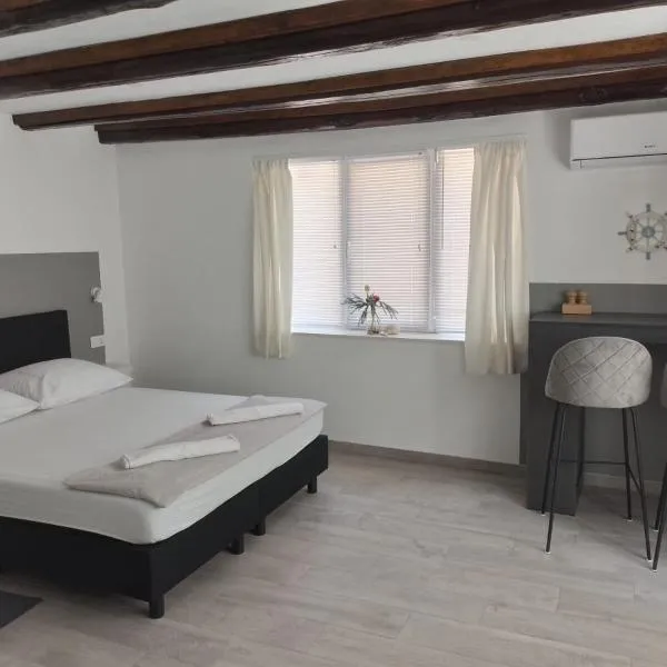 Apartments Ciao Bella city centre with free parking, hotel in Šibenik