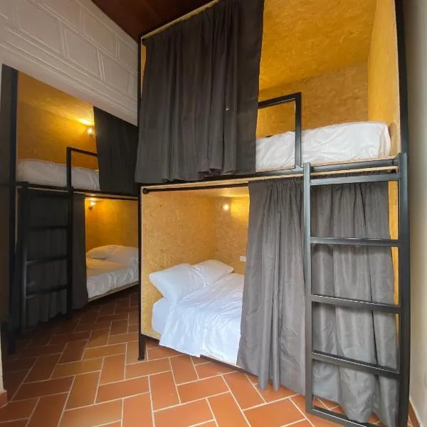 banana hostel, hotel in Bogotá