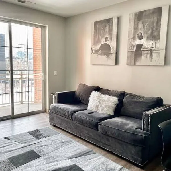 The KING Apt in Downtown Columbus, hotel in Columbus