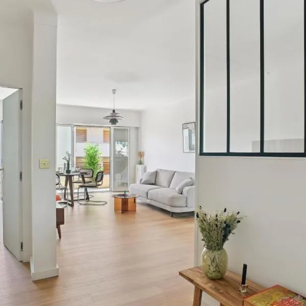 Designer flat, luxurious, close from Palais, terrasse, private garage, Air Conditoning, hôtel à Cannes