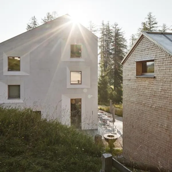 Pension Laresch, hotel v destinaci Mathon
