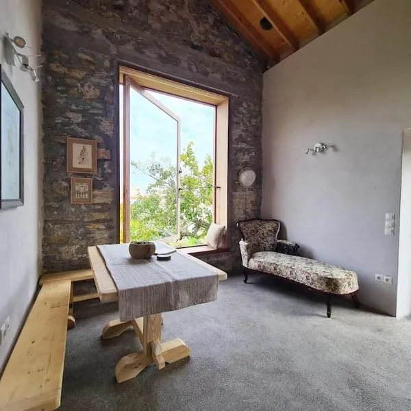 Hidden gem of 1900, 7km from sea, hotel em Potamós