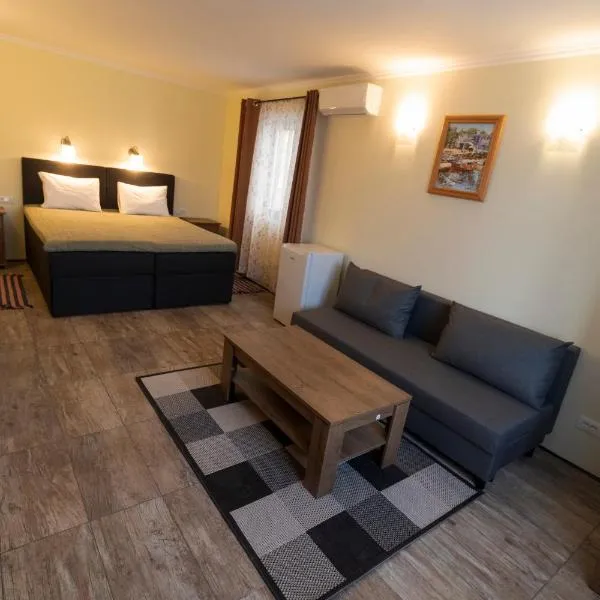 Taverna & Rooms, ξενοδοχείο σε Sutivan