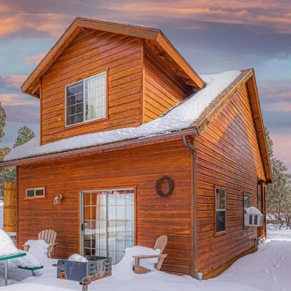 Cabin#2 Elk Hallow - Pet Friendly - Sleeps 6 - Playground & Game Room, ξενοδοχείο σε Payson