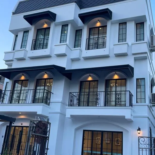 Casa Luna โรงแรมในกรุงเทพมหานคร