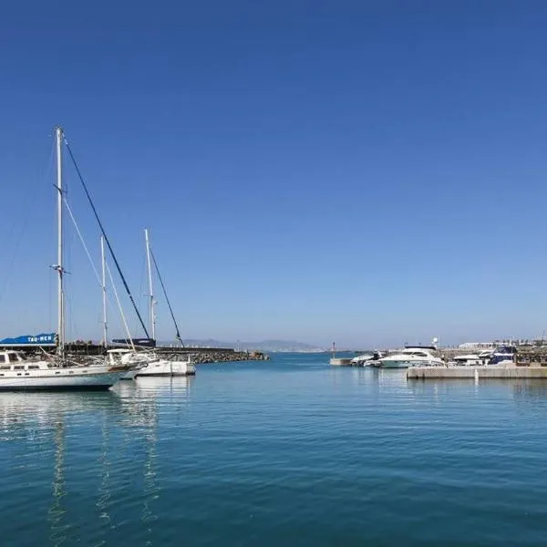 Spacious sea facing one bedroom apartment, hotel a Città del Capo