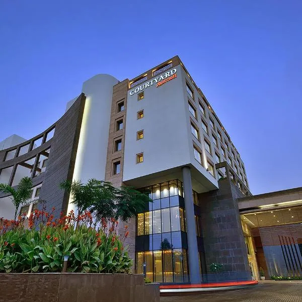Courtyard by Marriott Raipur, khách sạn ở Raipur