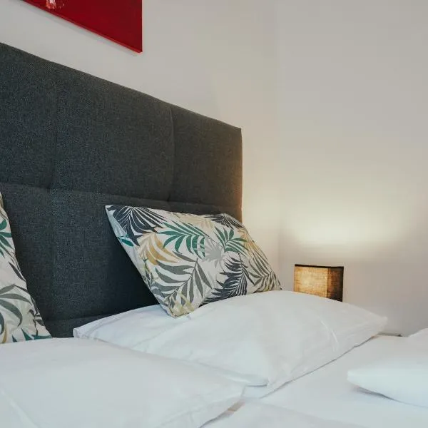 Pension Steinbichler - Apartments und Zimmer Check in 24-7, hotel u Gracu