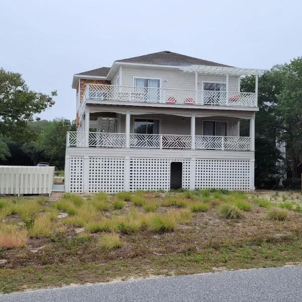 114 Sandbar, Private Pool, Short Walk to Beach, hotel in Duck