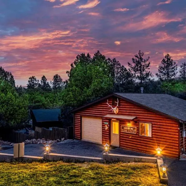 Cabin #6 Bobcat Bunkhouse - Pet Friendly - King Bed - Sleeps 4、ペイソンのホテル