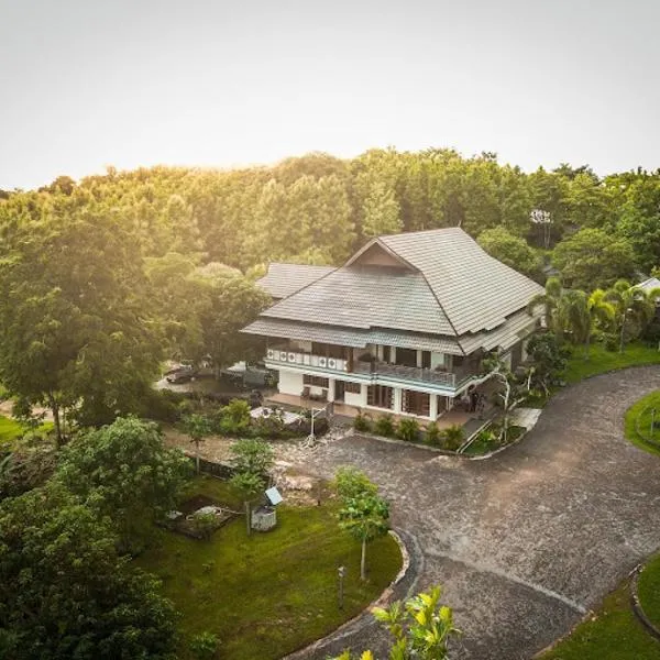 Hotel & Villa Bukit Indah Saumlaki by LeGreen, hotel in Saumlaki