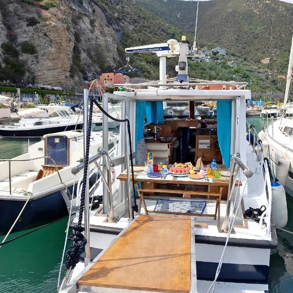 Aloha Jak's Boat, hotel in Alassio