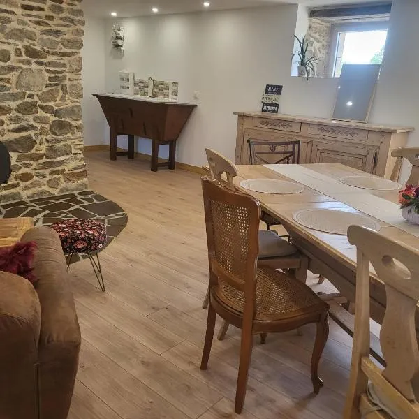 chambres d'hôtes et bistrot Le Galouray, hotel in La Grée-Saint-Laurent