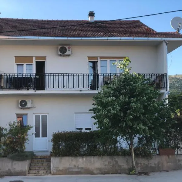 Apartment Goreta, hotel in Trogir