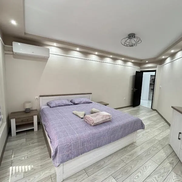 Apartament deluxe Karina-Free parking, hotel in Burgas City