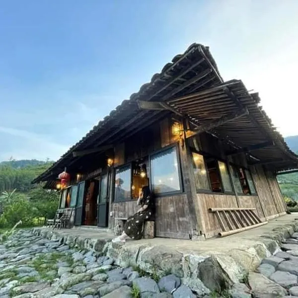 Lũng Mười Homestay、Nà Giảoのホテル