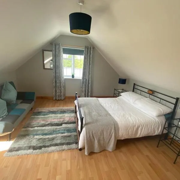 Loch Nuala, Hotel in Galway