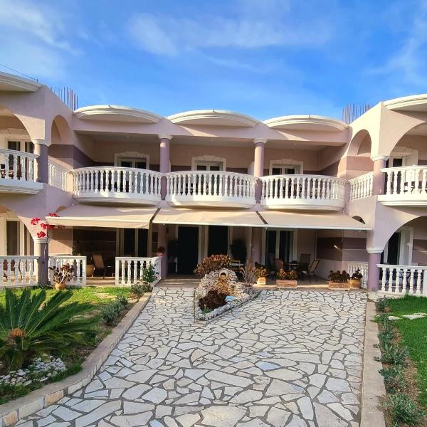 Marathon Studios & Apartments