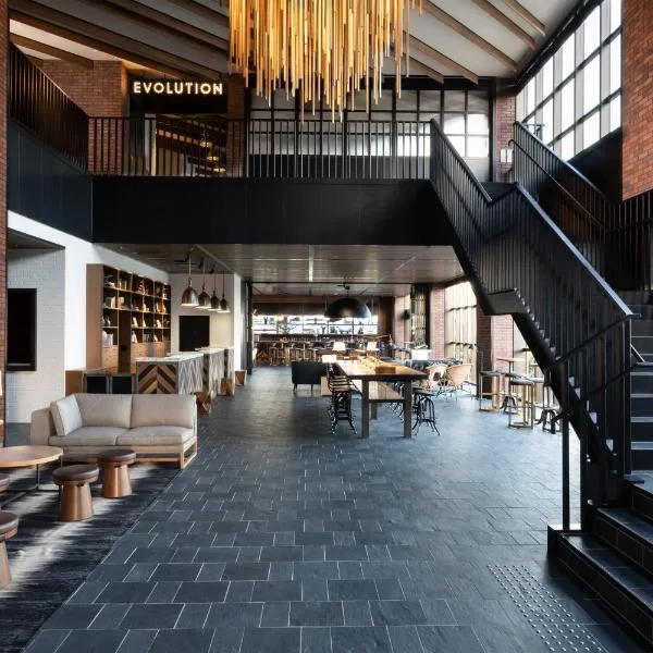 Four Points by Sheraton Nagoya, Chubu International Airport: Tokoname şehrinde bir otel