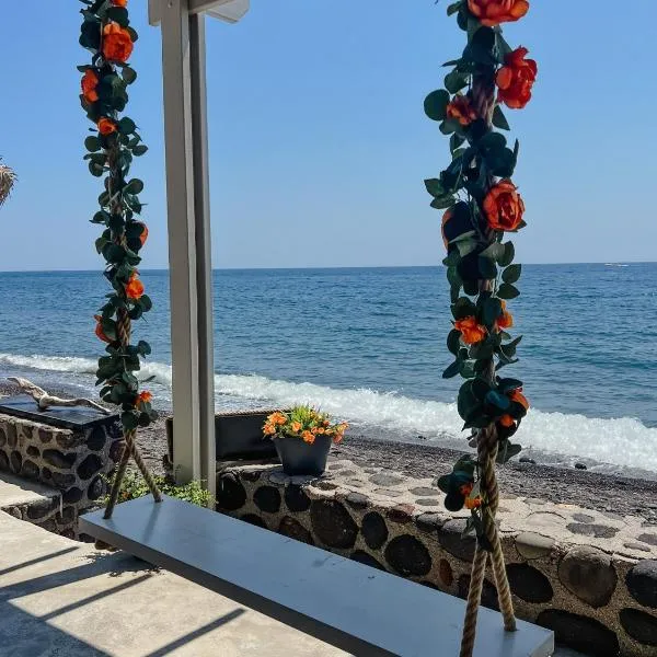 BLACK BAY CAVES SUITES, hotel v destinaci Akrotiri