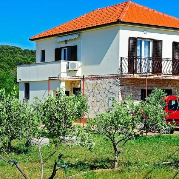 Apartman Marin-Dalmatian way of vacation, hotel v destinácii Gornje Selo