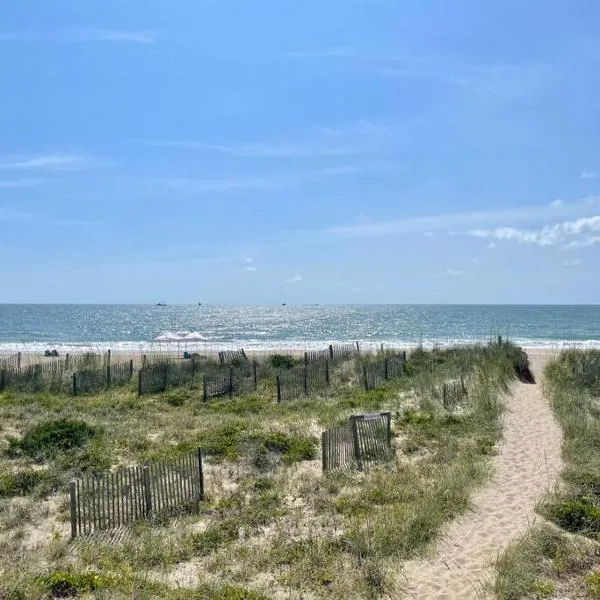 The Lost Loggerhead- OBX Ocean view Beach House, hótel í Avon