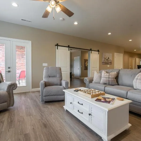 Walk-in - Close to 76 Strip - Resort Amenities - FREE TICKETS INCLUDED - FH-G203, готель у місті Бренсон