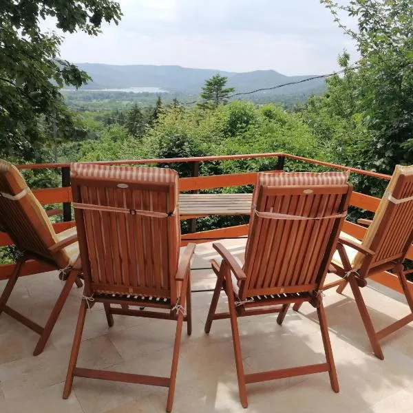 Barkóca és Szépkilátás Vendégház / Cabin, hotel in Kismaros