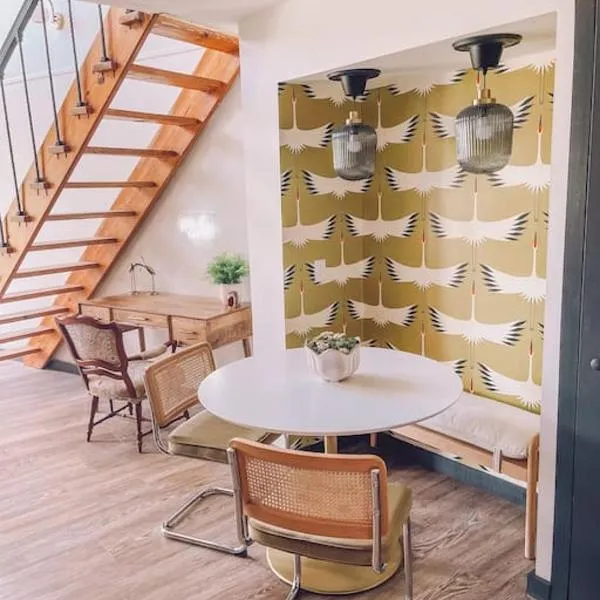 Unique Condo on flight park! Watch hangliders fly!, hotel in Wildwood