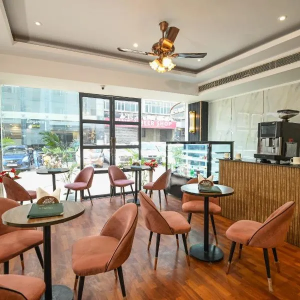 Hotel Krishna Deluxe-By RCG Hotels, hotel v Novém Dillí