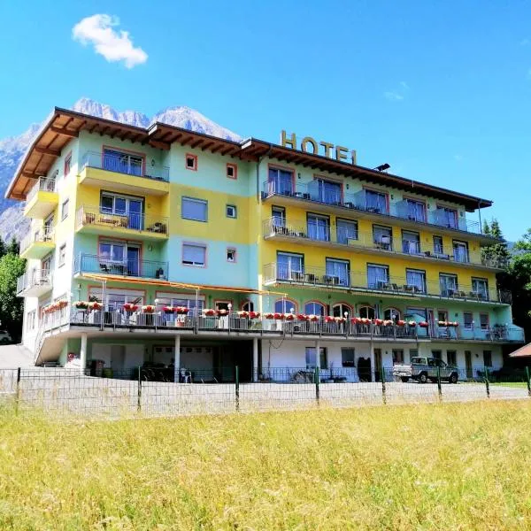 Hotel Martina, hotel in Telfs