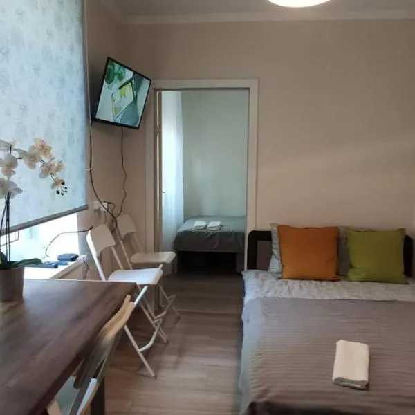 4 can stay. Free parking. Imanta, hotel in Rīga
