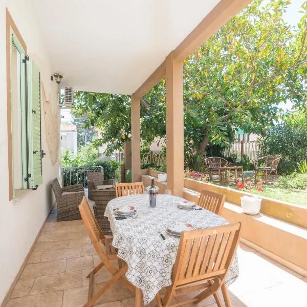 Maison Chloe, hotel v destinaci La Maddalena