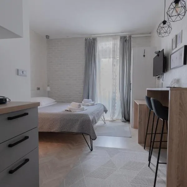 L&B Old Town Studio Apartments, hotel in Pula