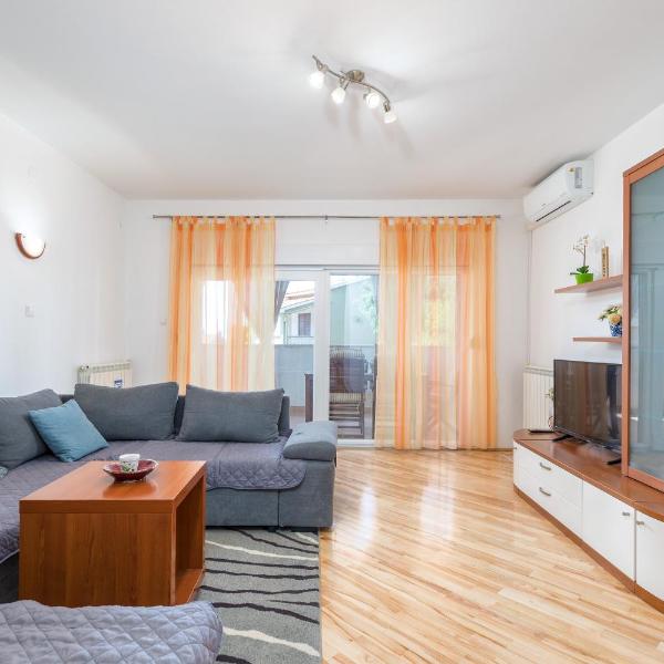 Apartments Lora
