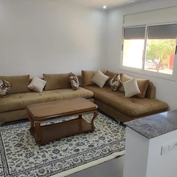 Logement familial, hotel in Selouane