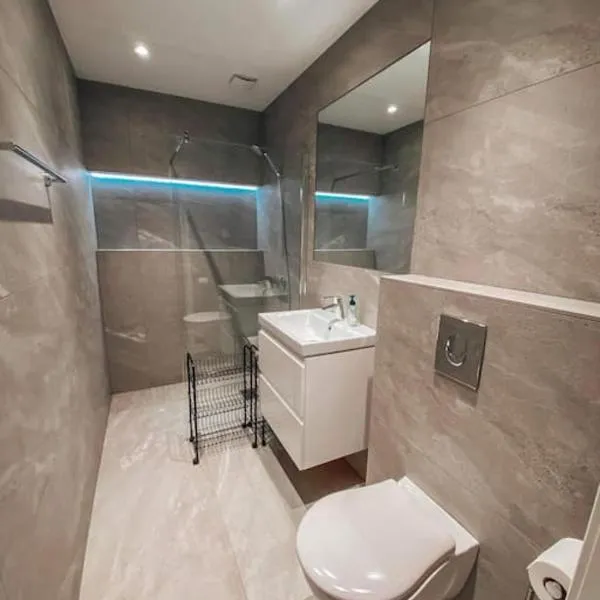 Trolltunga Sleep, hotel in Tveit