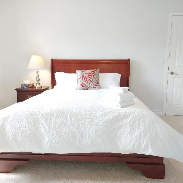 Tranquil Retreat Spacious 2-Bedroom on a Serene Acreage, hotel in Kelowna
