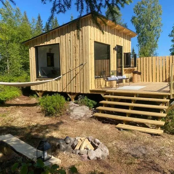 Forest cabin with stunning mountain view & Sauna, ξενοδοχείο σε Torsby
