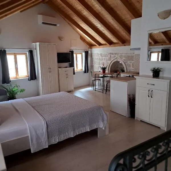 LUCIANA, хотел в Корчула