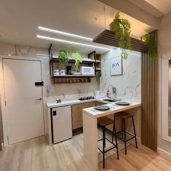 LINDO APARTAMENTO LEBLON, hotel in Rio de Janeiro